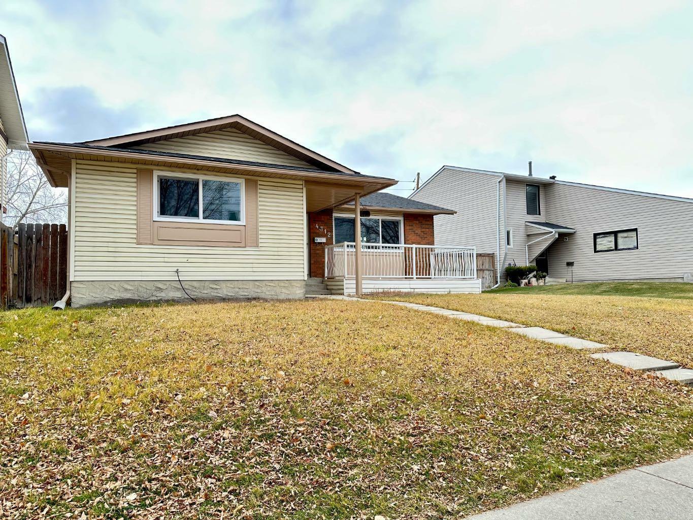 Property Photo:  4312 26 Avenue NE  AB T1Y 3J8 