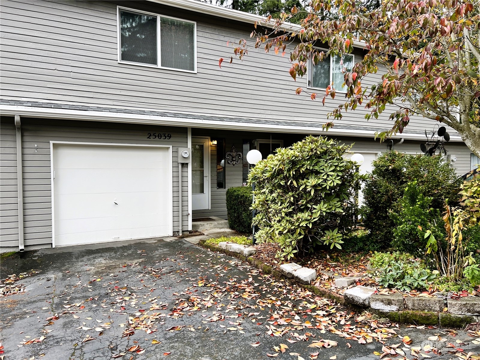 Property Photo:  25039  144th Place SE  WA 98042 