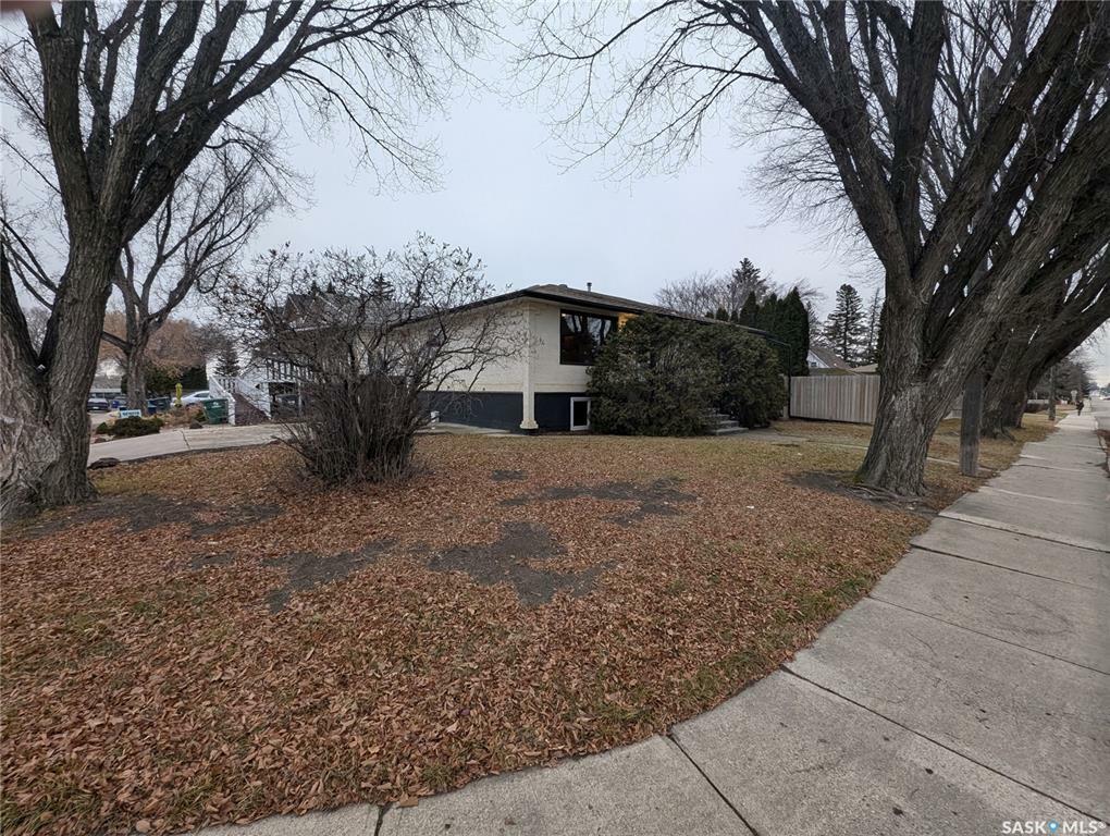 Property Photo:  2616 20th Street W  SK S7M 1B6 