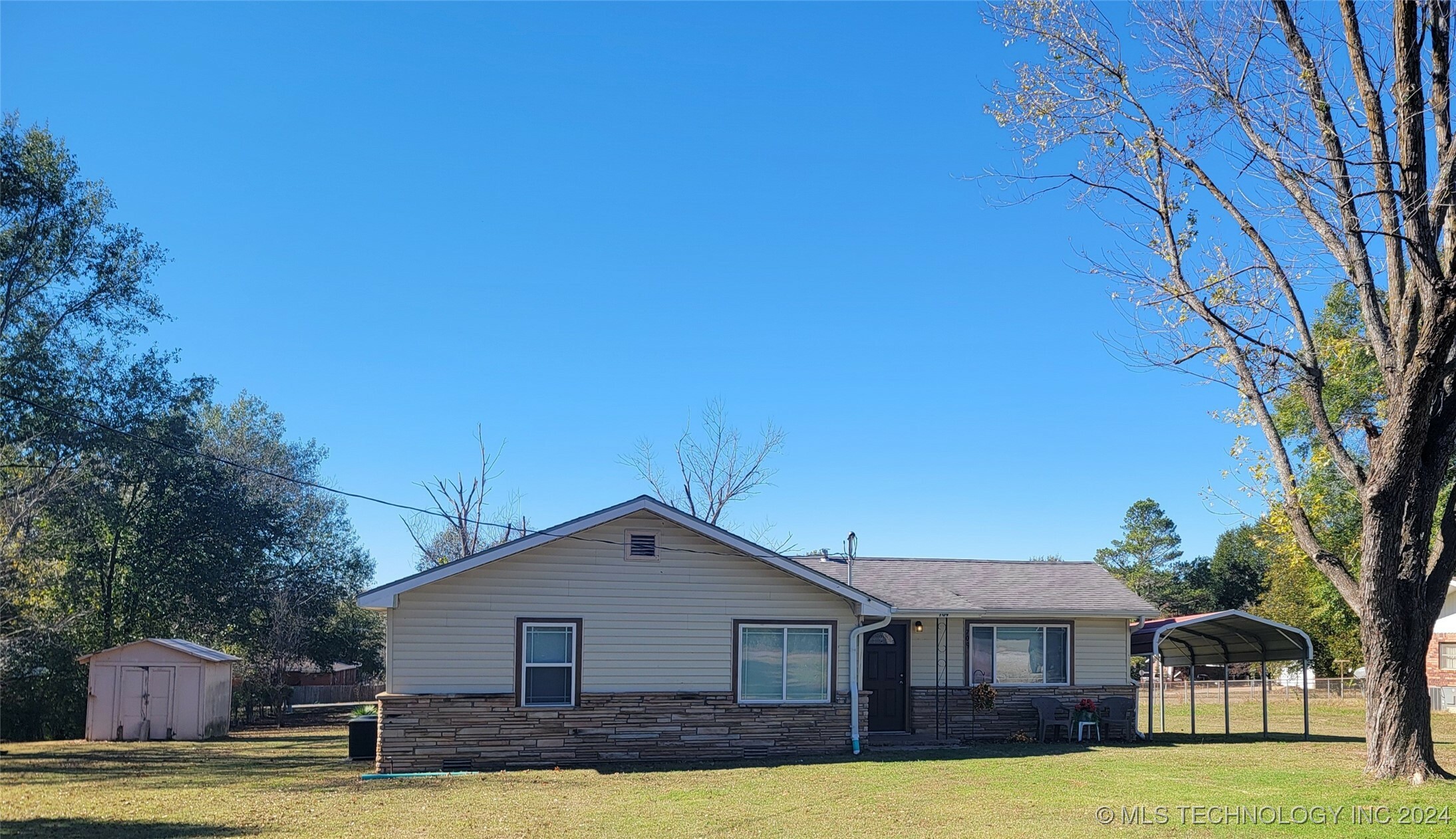 Property Photo:  709 Benton Line Road  OK 74962 