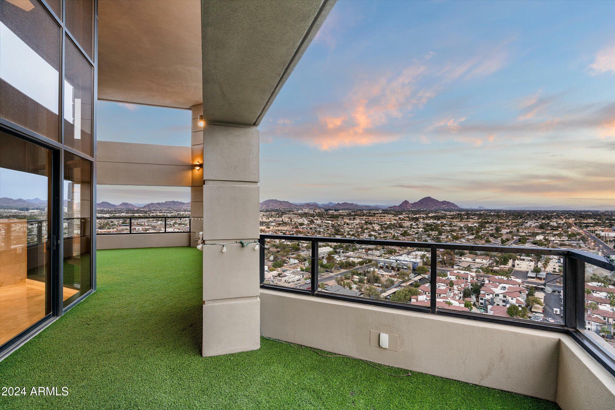Property Photo: 1040 E Osborn Road 1902 AZ 85014