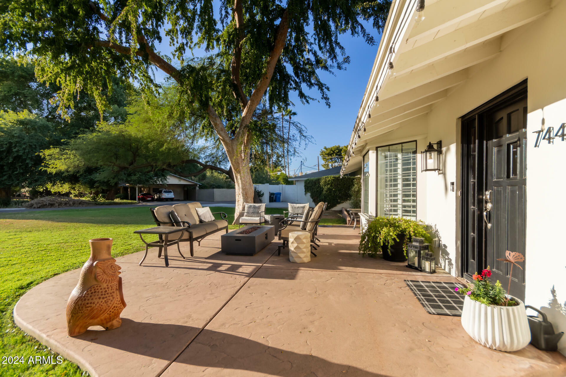 Property Photo:  744 W Royal Palm Road  AZ 85021 