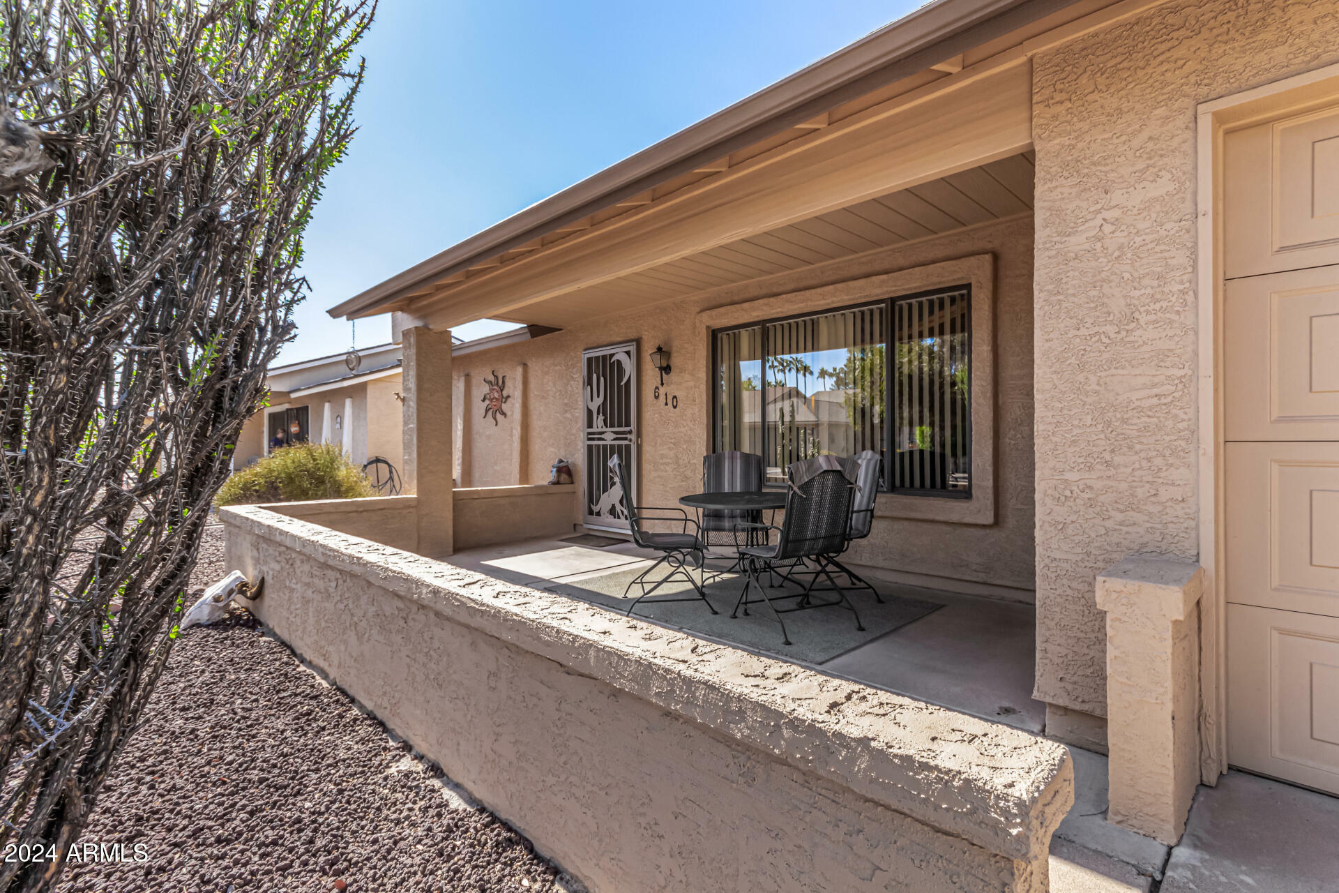 Property Photo: 610 S 76th Place AZ 85208