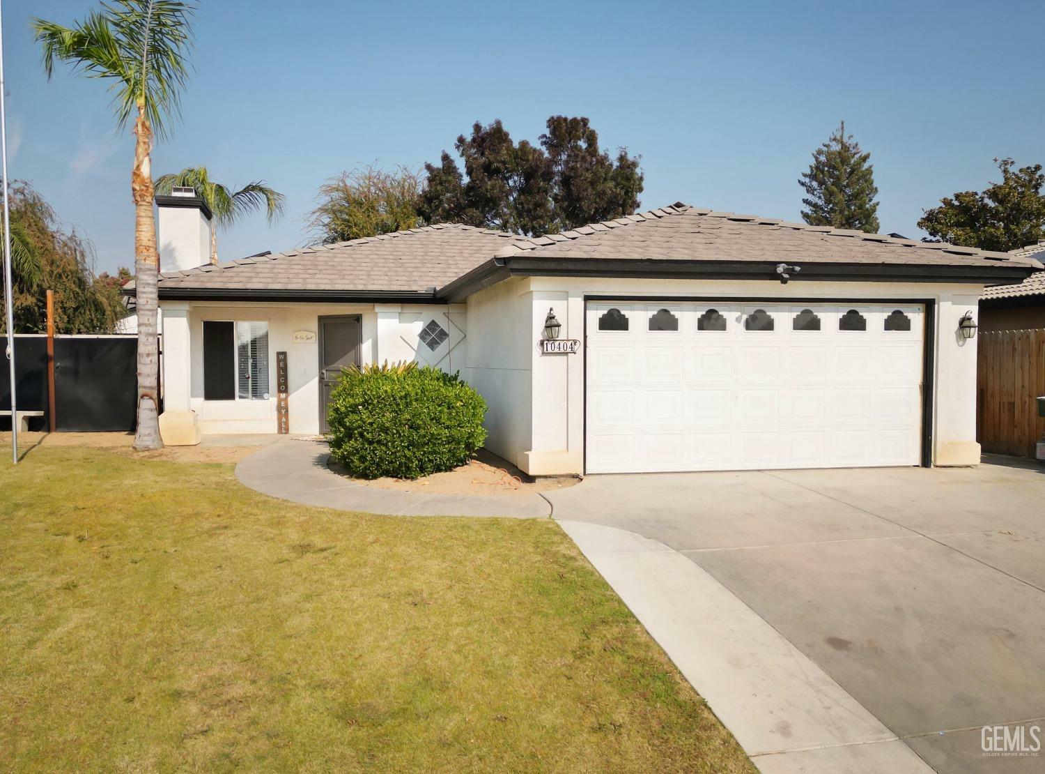 Property Photo:  10404 Iroquois Lane  CA 93312 