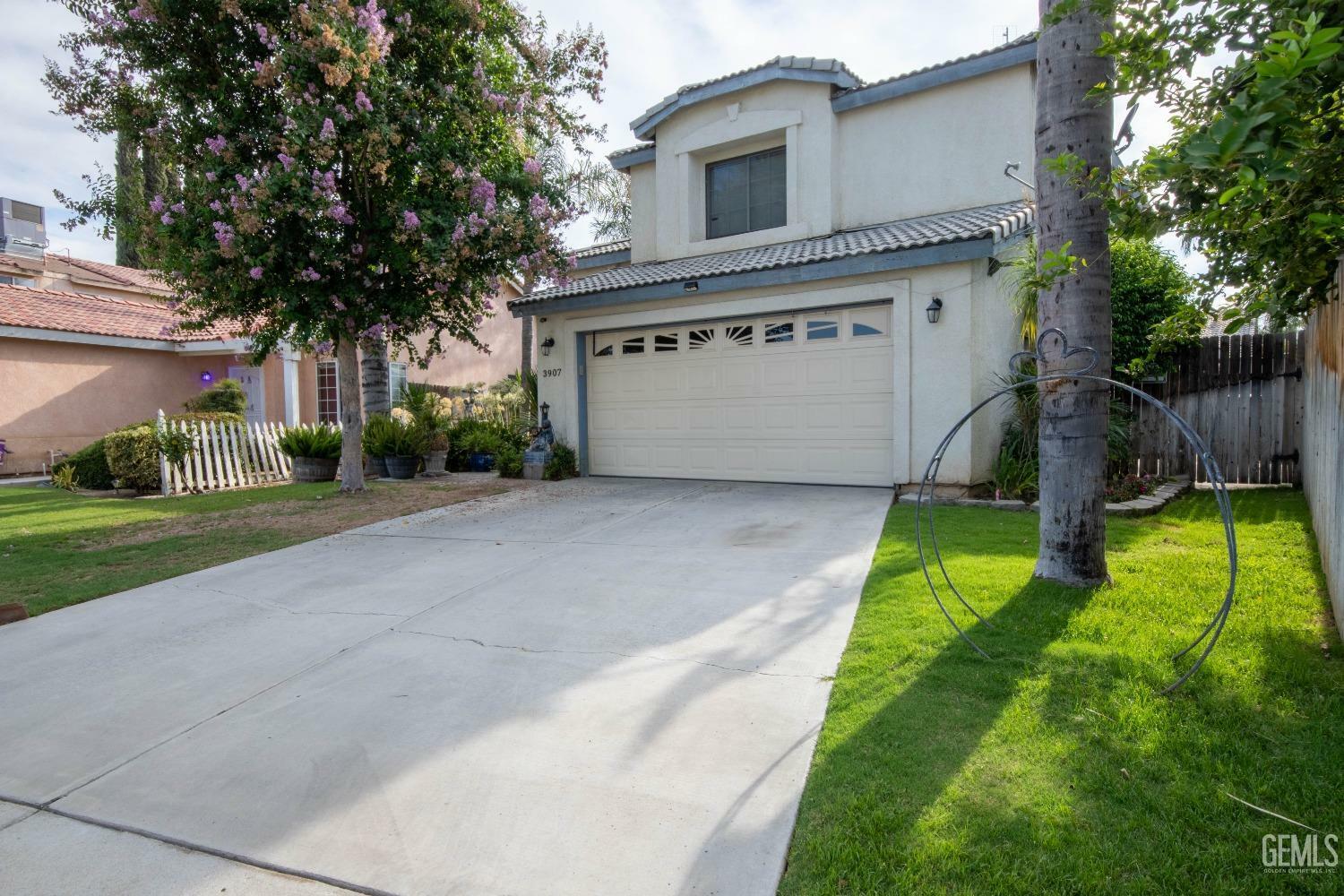 Property Photo:  3907 Hitchcock Drive  CA 93311 