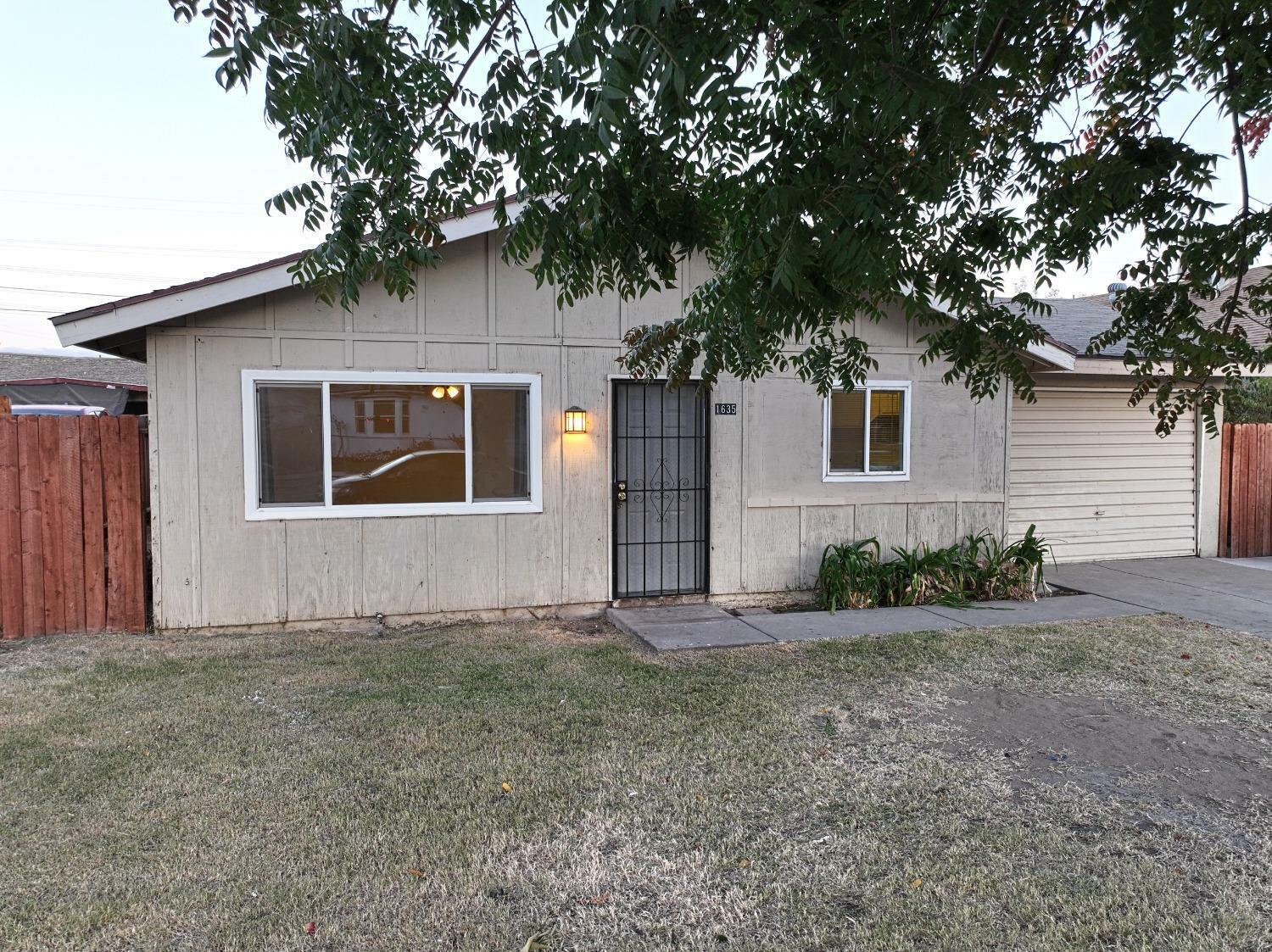 Property Photo:  1635 S Gearhart  CA 93702 