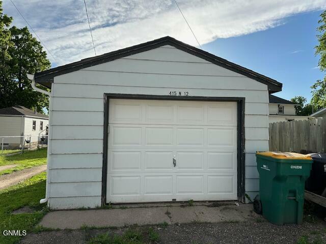 Property Photo:  415 12th Street  ND 58501 