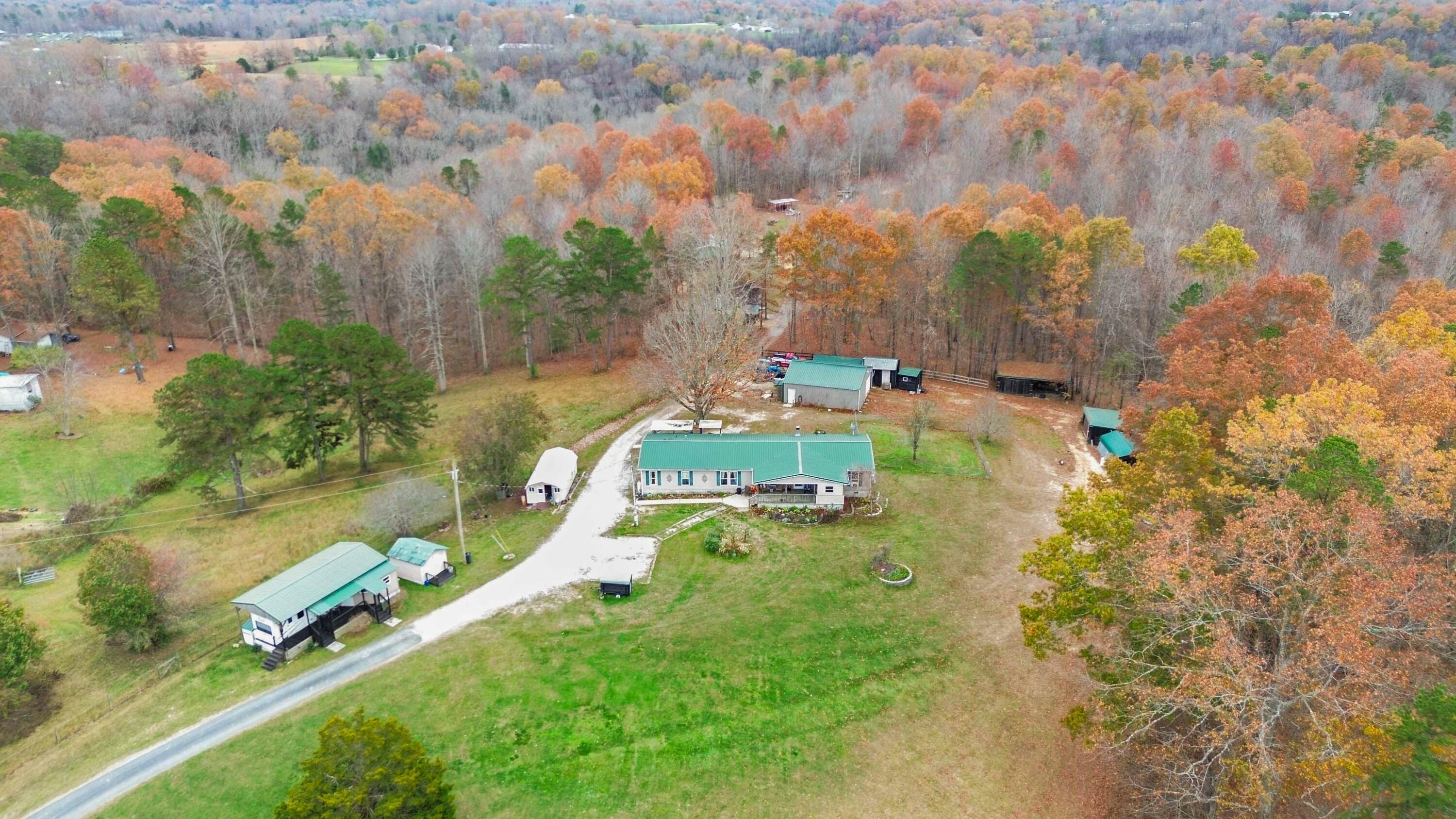 2681 West Hwy 1376  East Bernstadt KY 40729 photo