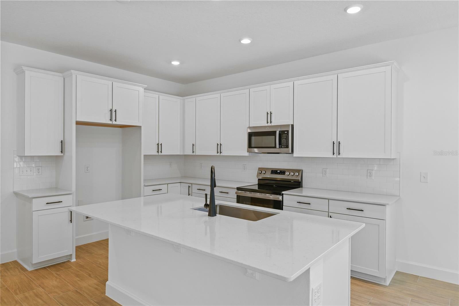 Property Photo: 3732 Deer Ridge Drive FL 32757