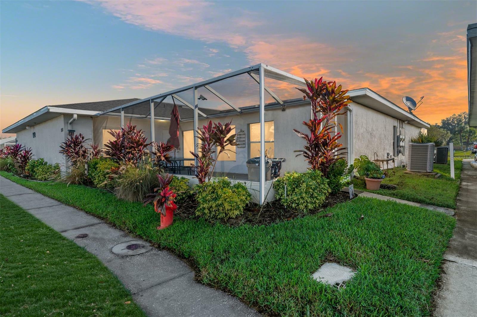 Property Photo: 918 Willow Drive FL 34748