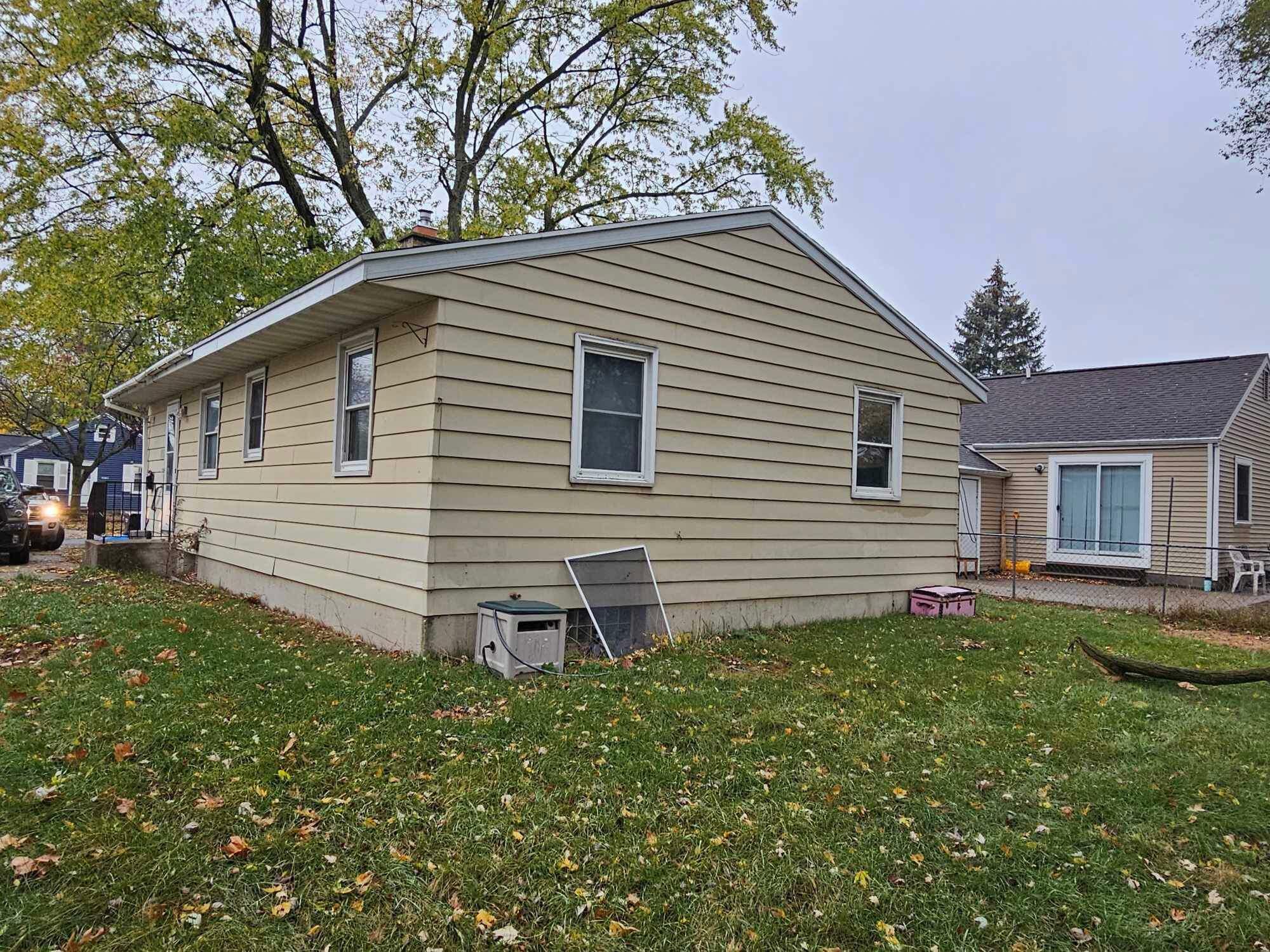 Property Photo:  4508 Hyde Park  MI 49548 