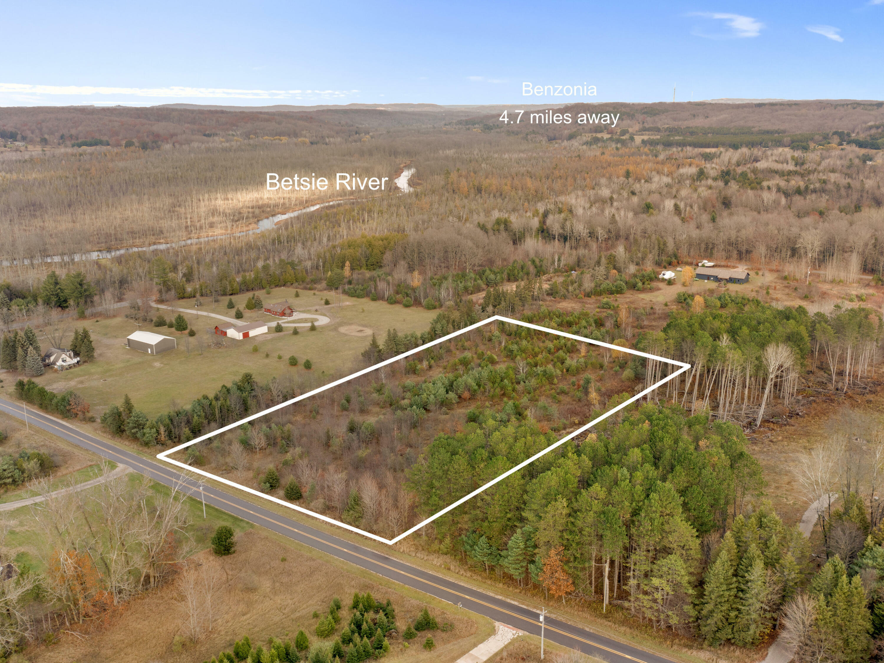 Property Photo: 00 Banktson MI 49635