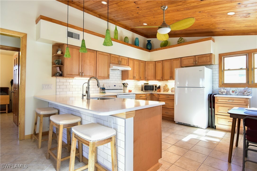 Property Photo:  150 Pearl Street  FL 33931 