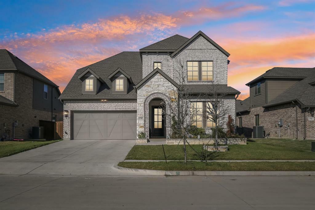 Property Photo:  2702 Bluff Creek Drive  TX 76063 