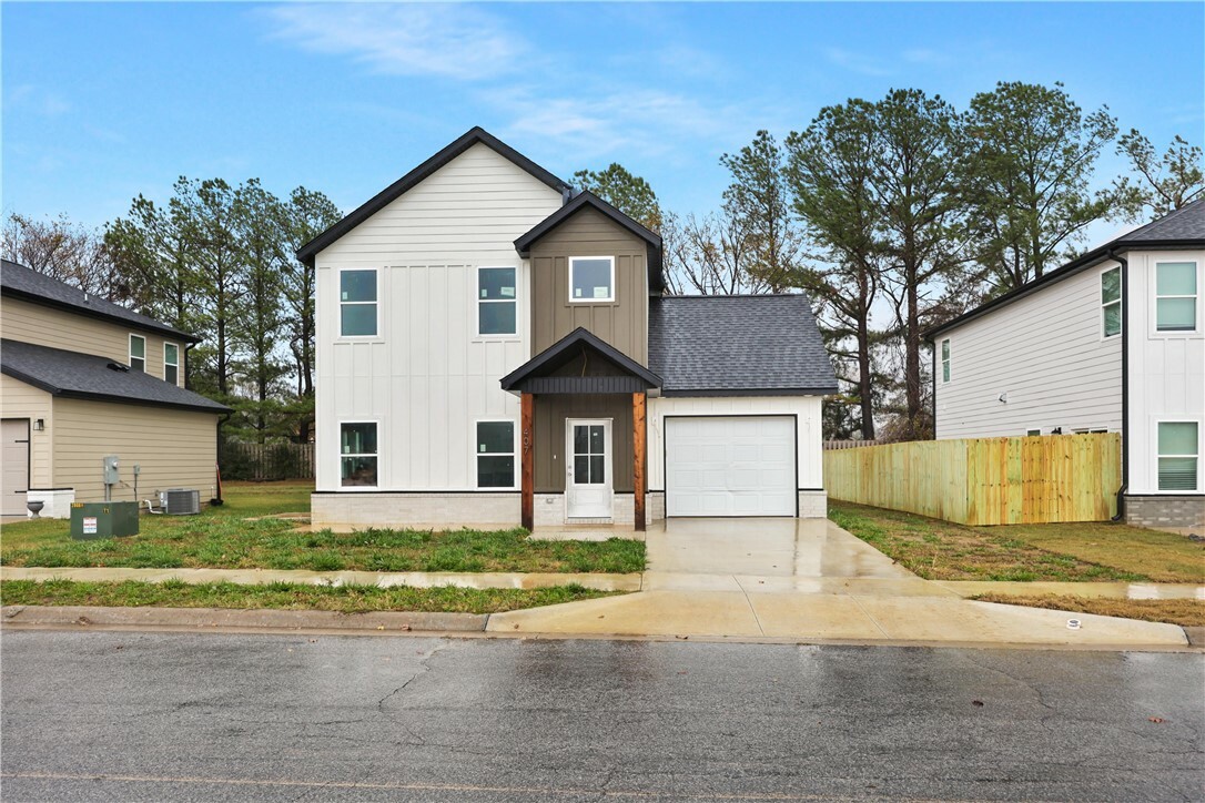 Property Photo:  407 S 21st Street  AR 72758 