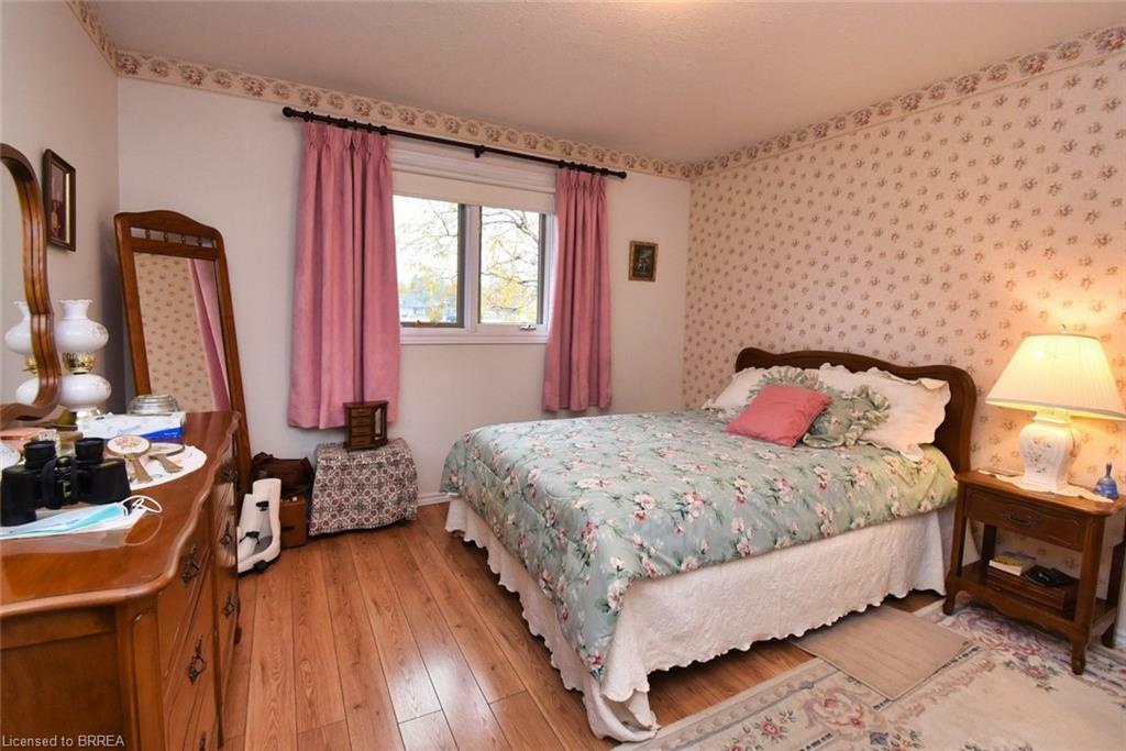 Property Photo:  19 Hanlon Place 28  ON N3L 4E8 