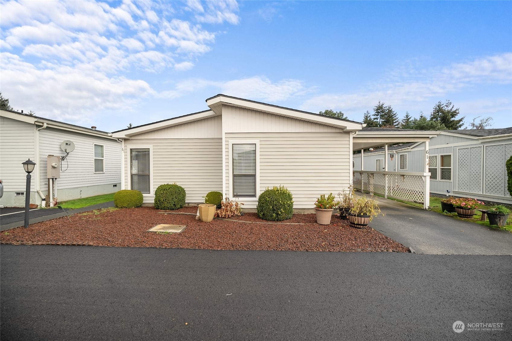 Property Photo: 2611 S 288th Street 61 WA 98003