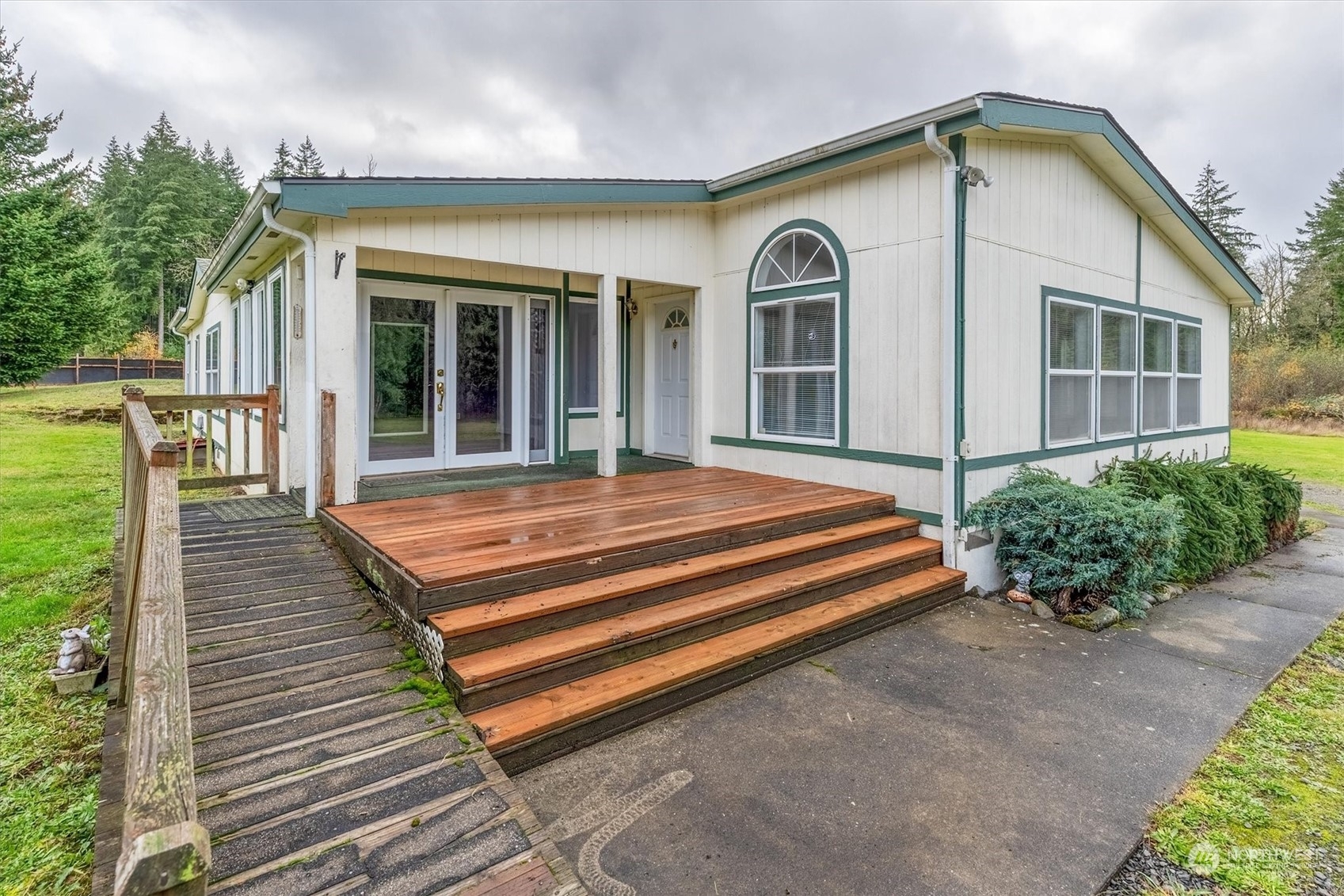 Property Photo:  173 Jean Road  WA 98532 