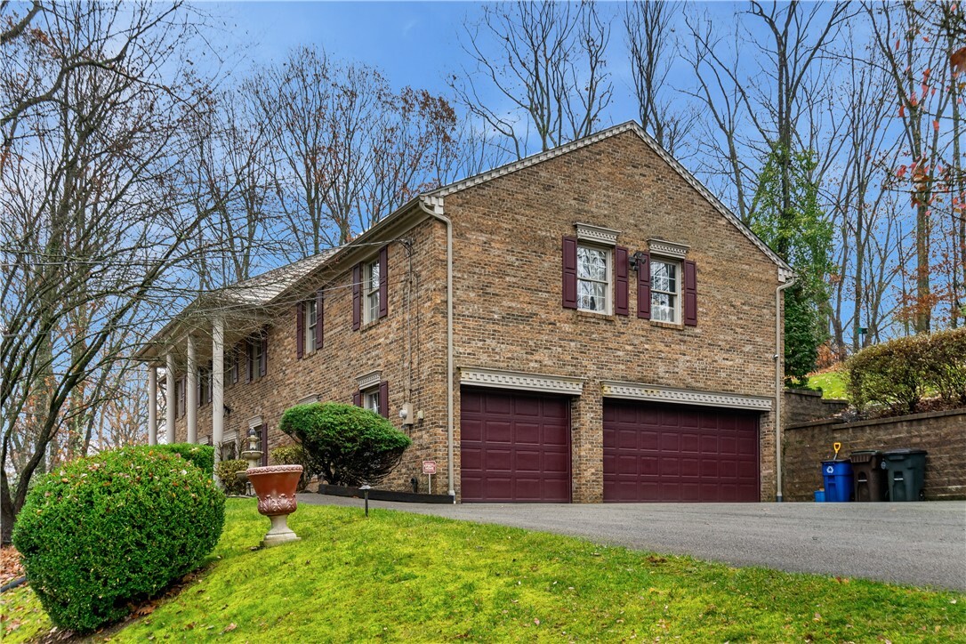 Property Photo:  4948 Simmons Circle  PA 15632 