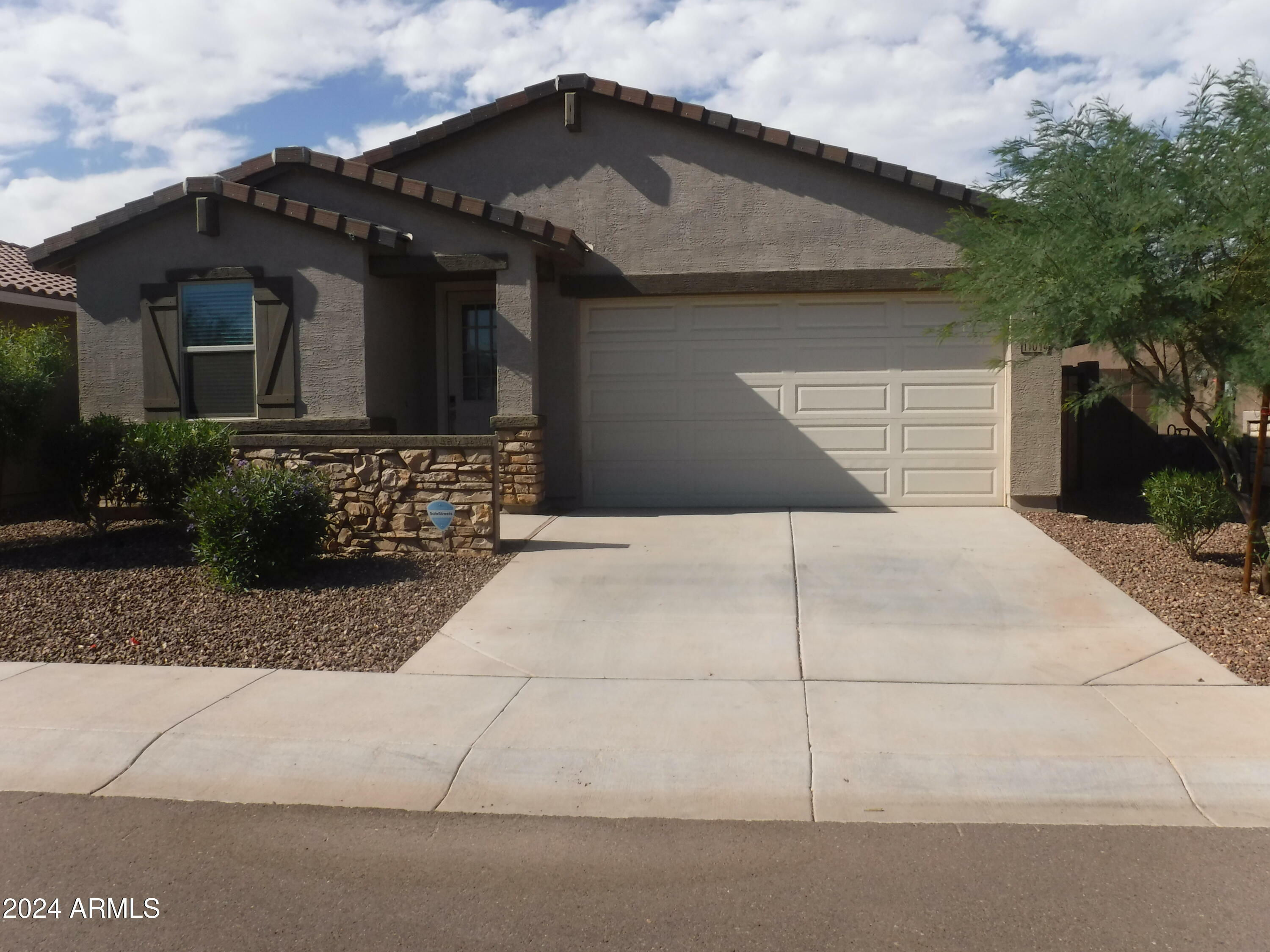 11014 S 56th Lane  Laveen AZ 85339 photo