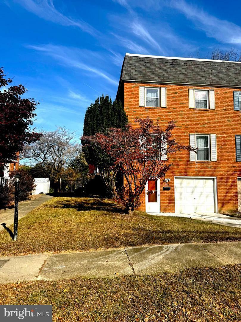 Property Photo:  121 Rennard Place  PA 19116 