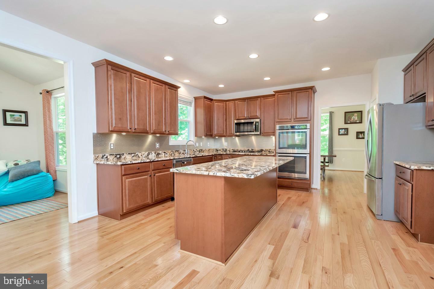 Property Photo:  685 Greenbriar Drive  VA 22556 