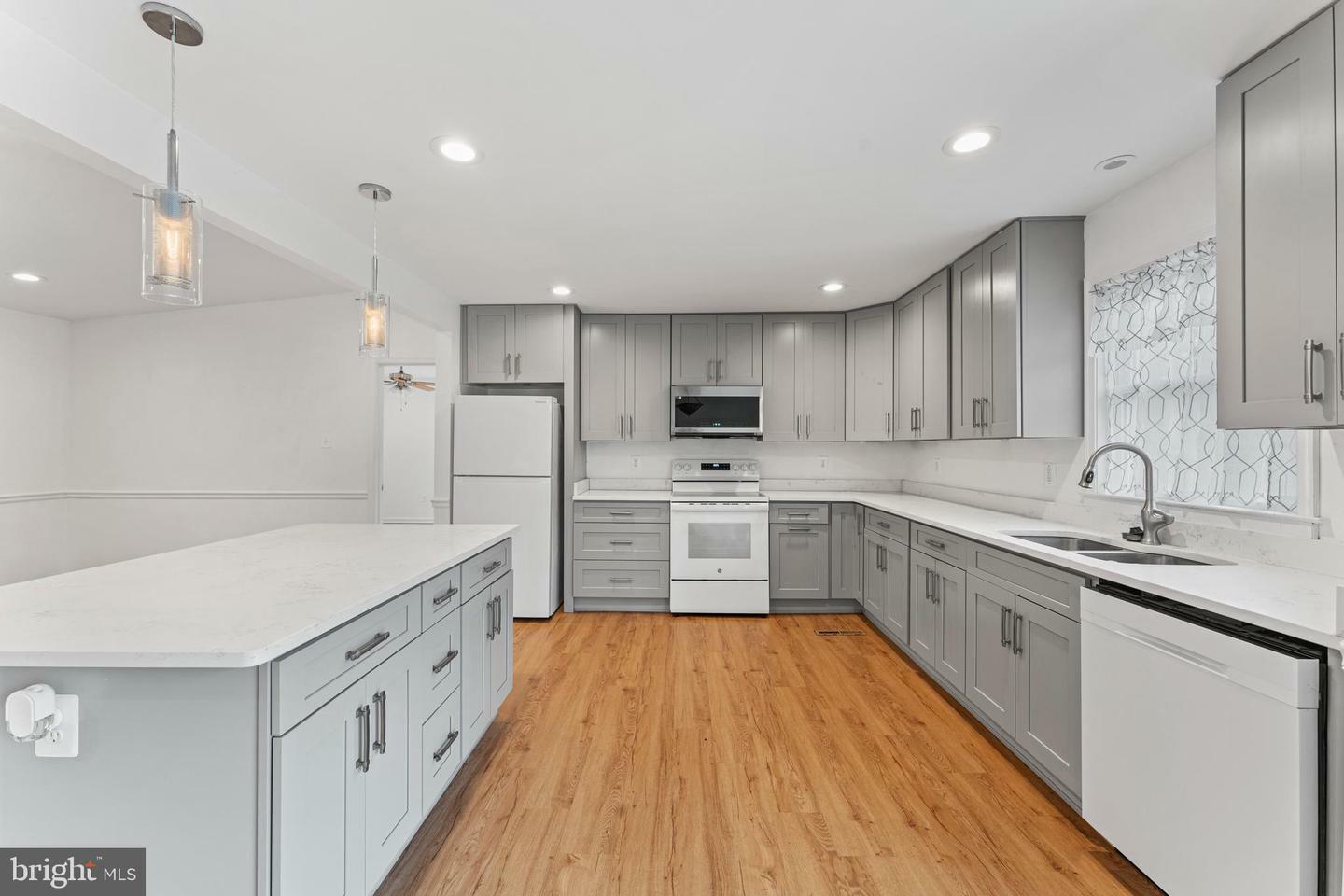 Property Photo:  10160 Avatar  VA 20186 