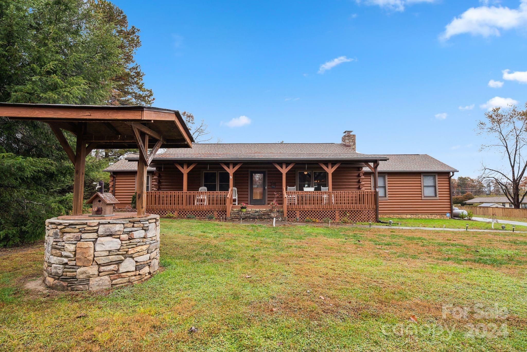 Property Photo:  42 Pine Tree Lane  NC 28731 