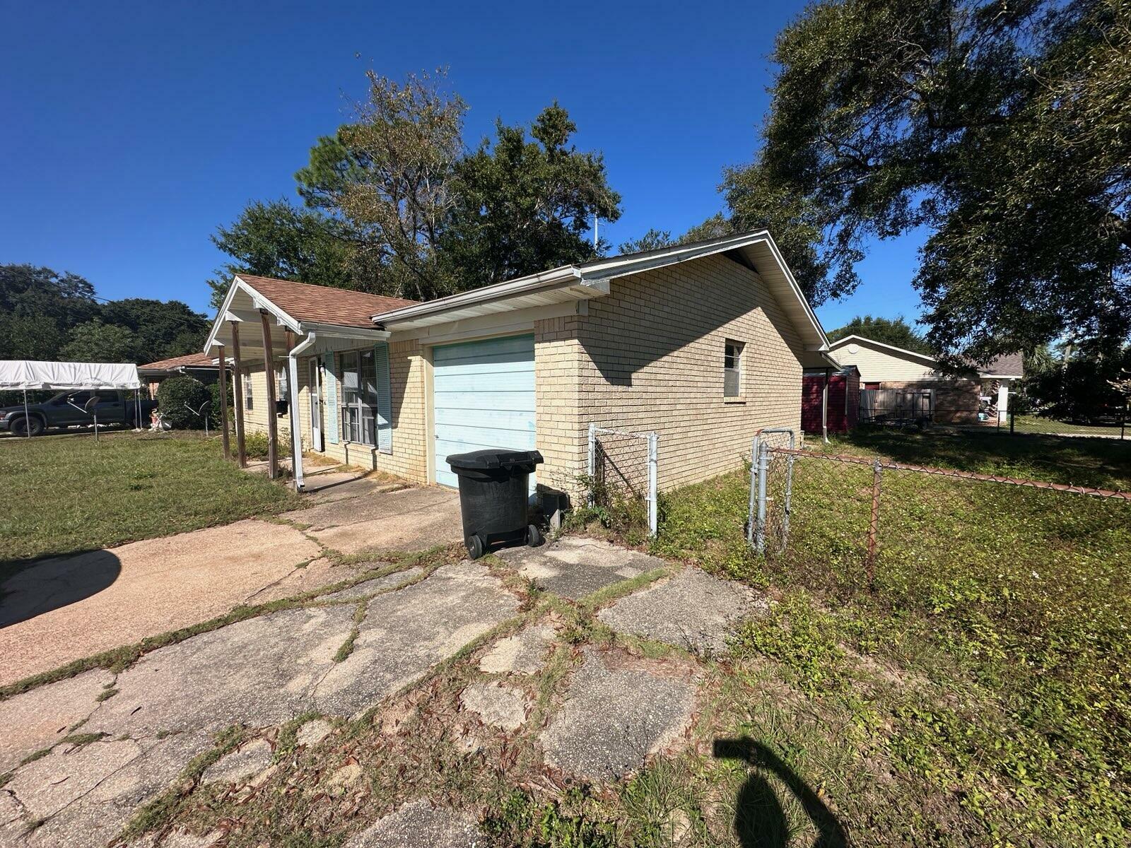 Property Photo:  2080 Elaine Circle  FL 32504 