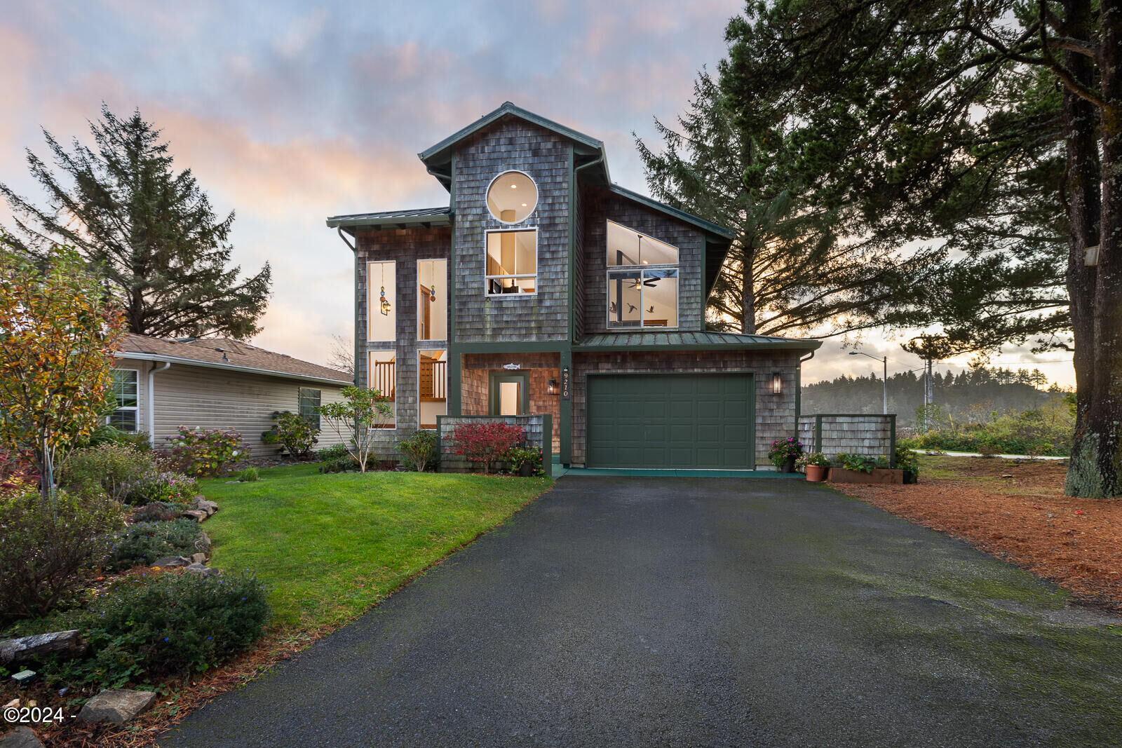 Property Photo: 9210 Trout Place OR 97388