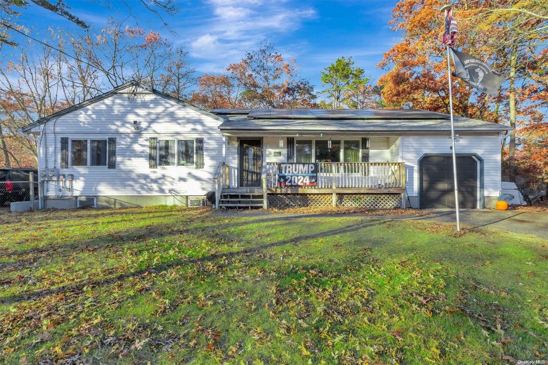 Property Photo:  25 Sweetbriar Drive  NY 11950 