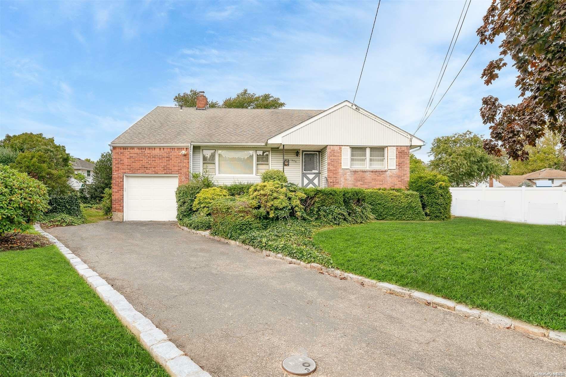 Property Photo:  1596 Milburn Court  NY 11793 