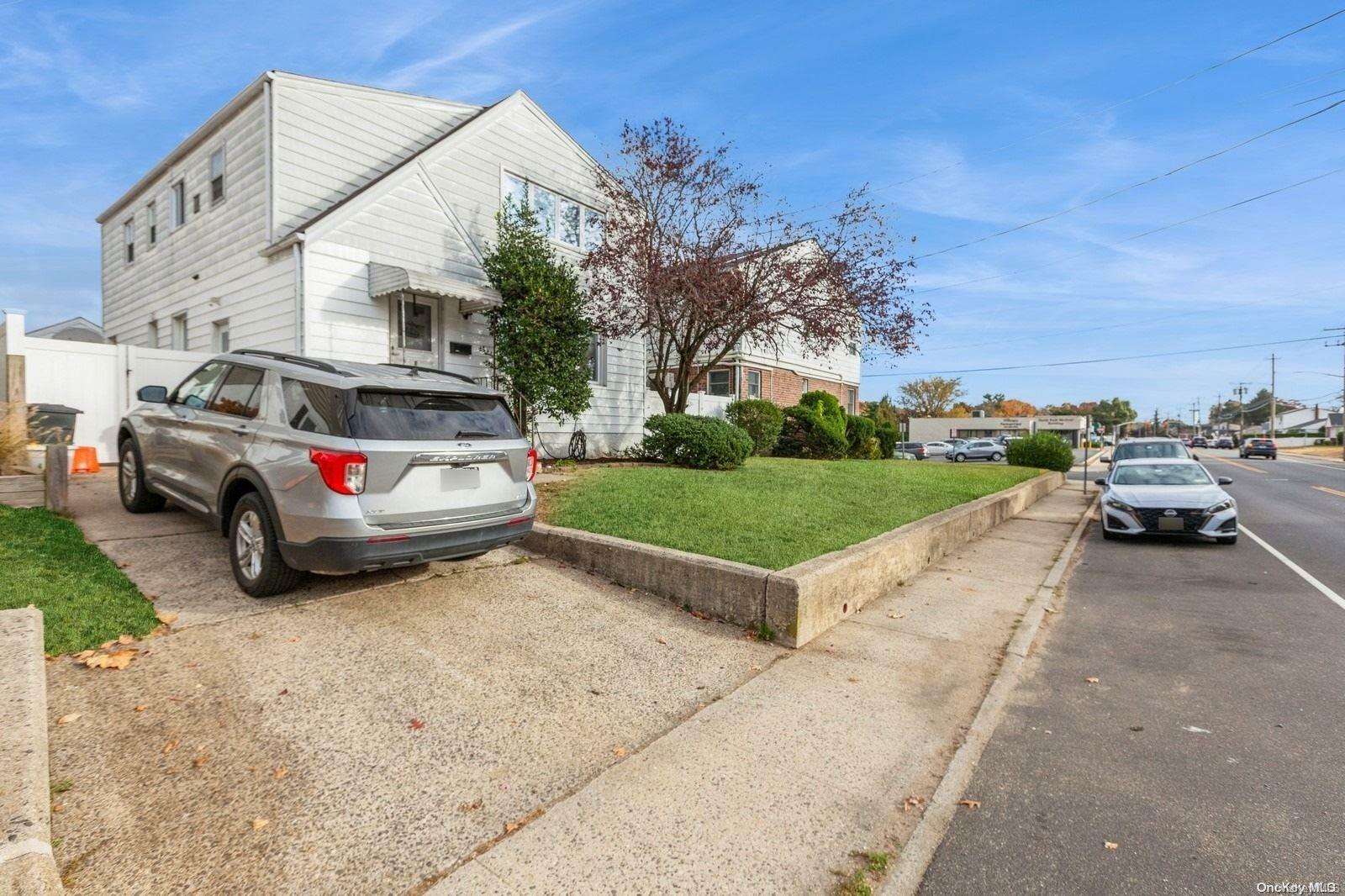 Property Photo:  193 Nassau Boulevard  NY 11552 