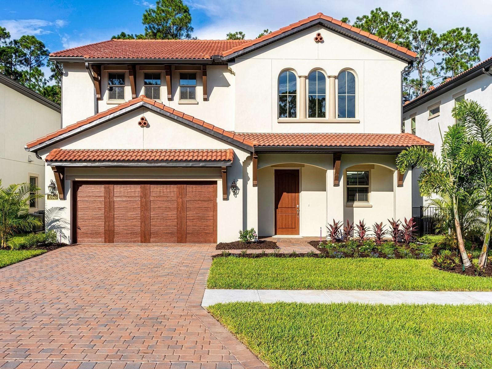 Property Photo: 10146 Royal Island Court FL 32836