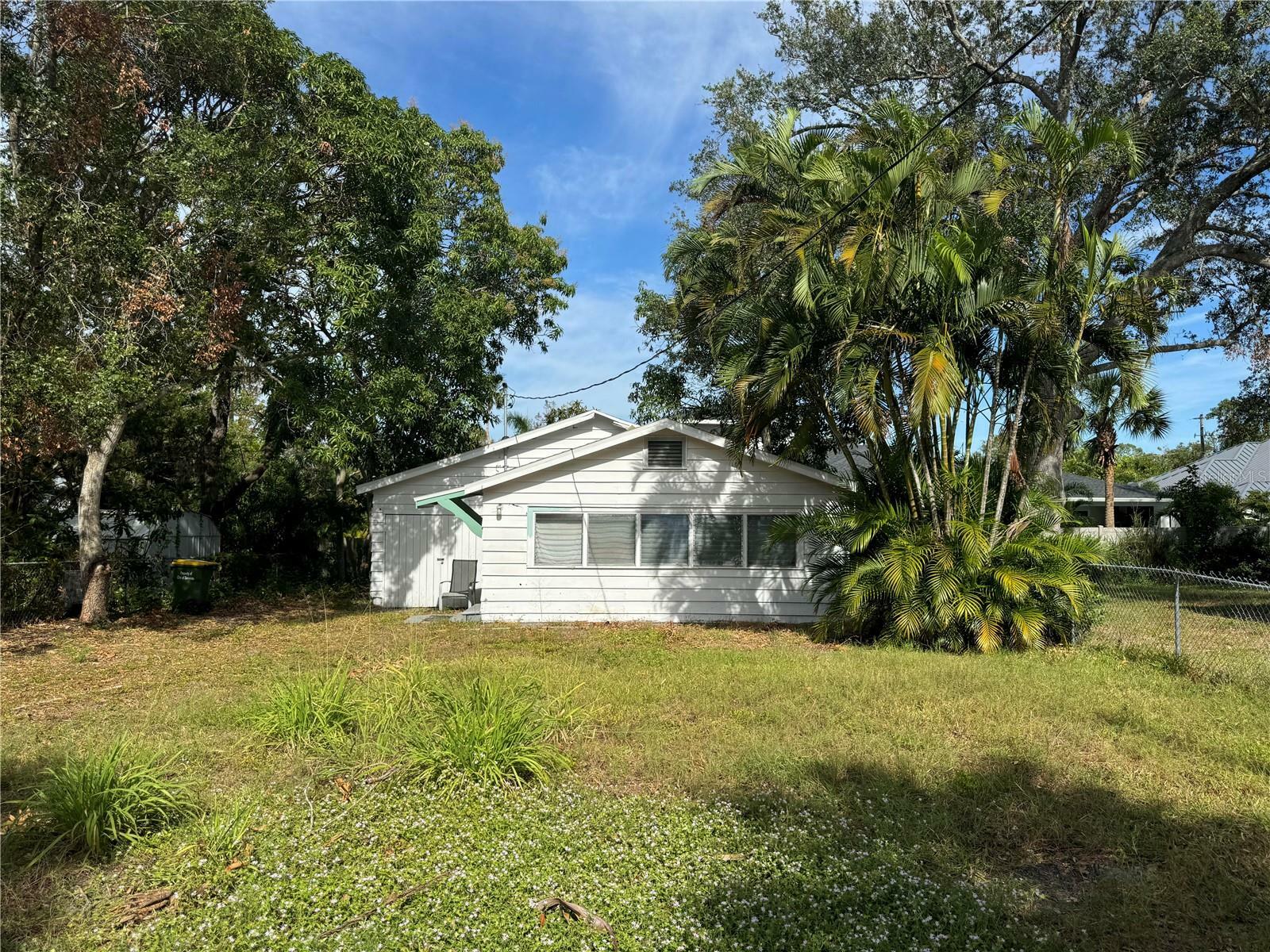 731 42nd Street  Sarasota FL 34234 photo