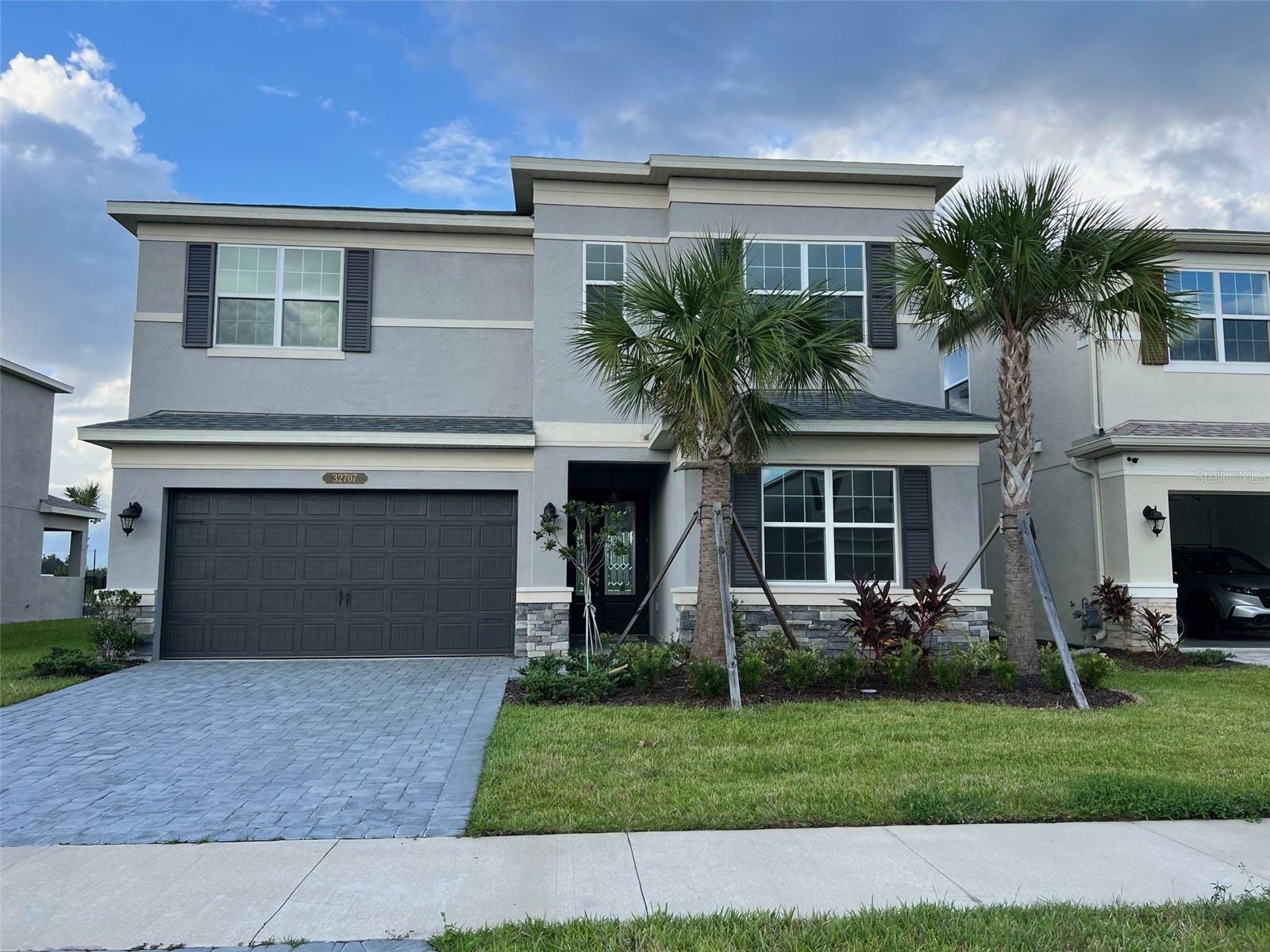 Property Photo:  32707 Tamarind Grove Lane  FL 33543 