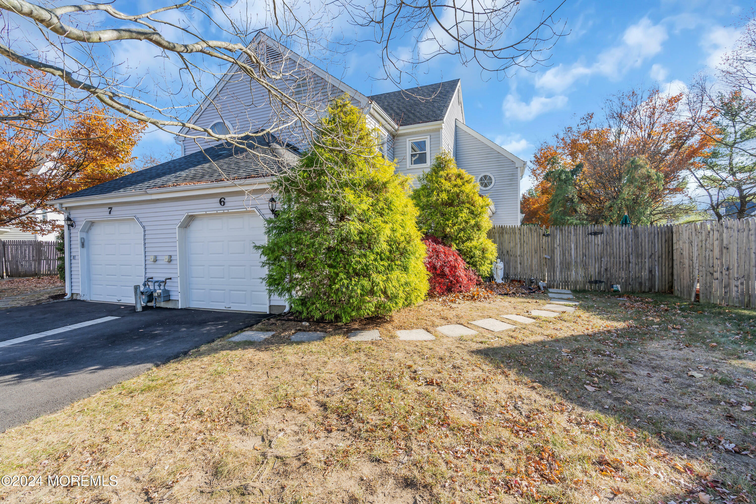 Property Photo:  6 Frost Court  NJ 07728 