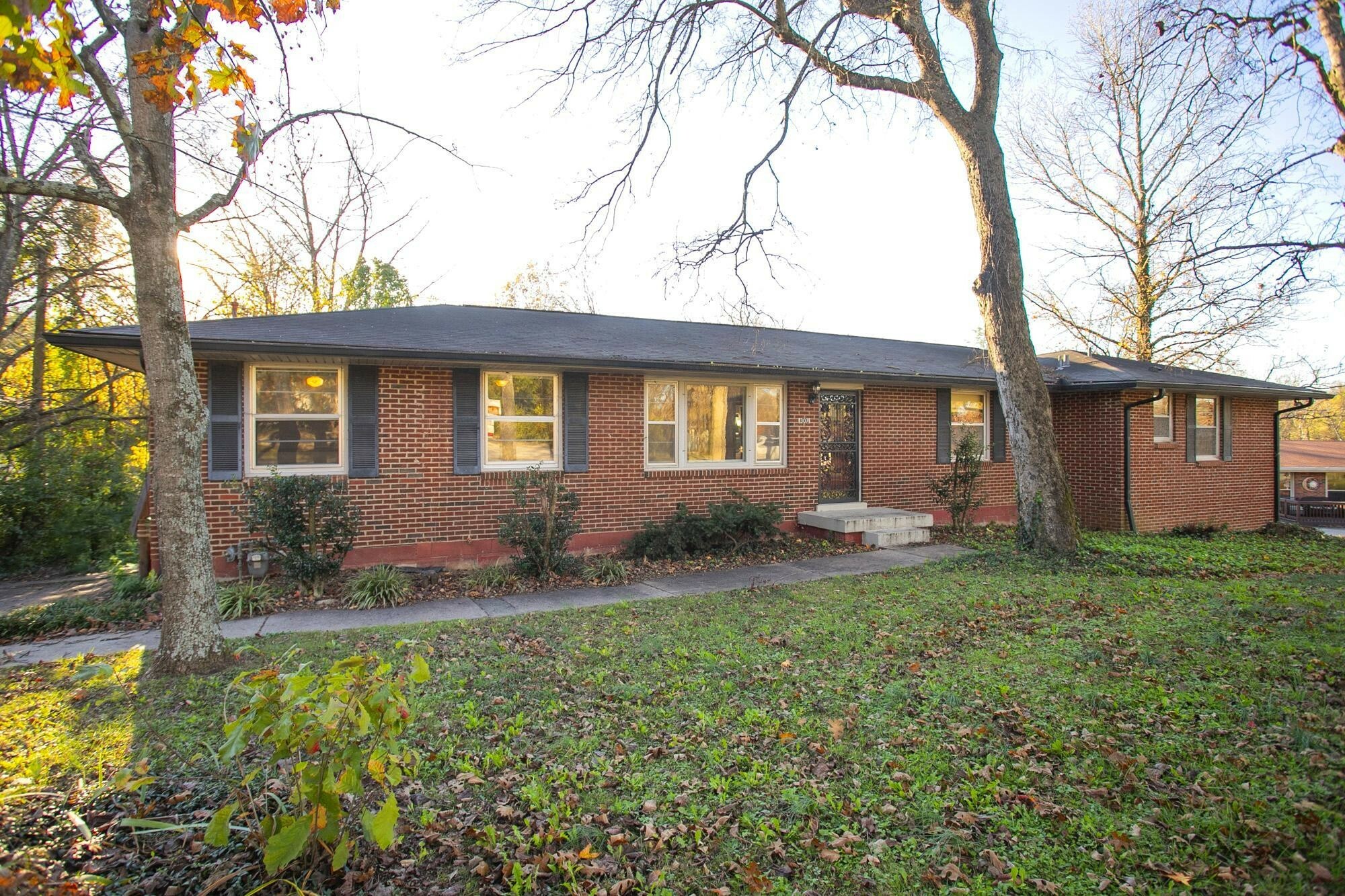 Property Photo:  307 Kemper Dr S  TN 37115 