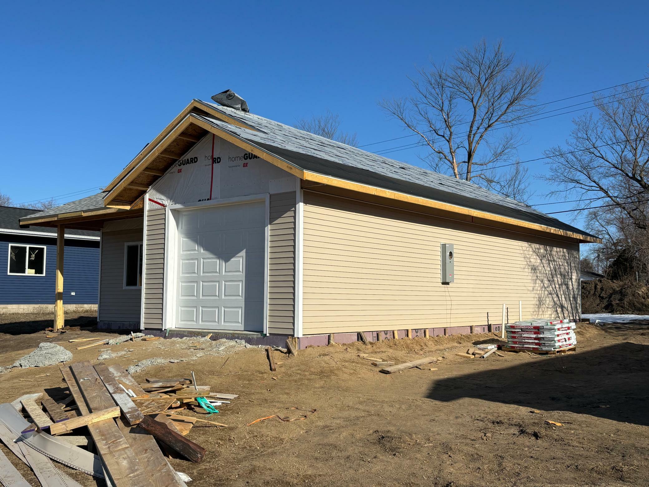 Property Photo: 121 1st St NE MN 56633