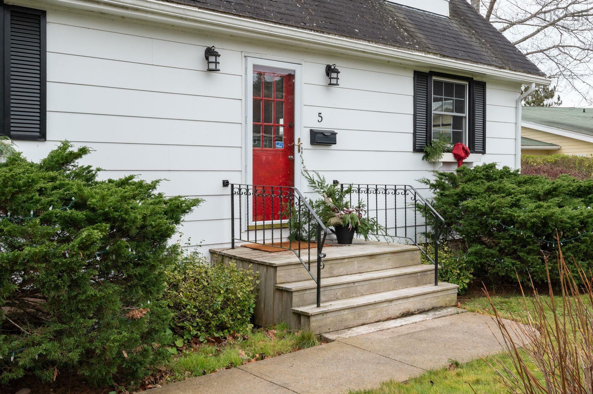 Property Photo:  5 Wyndrock Drive  NS B3P 1R8 