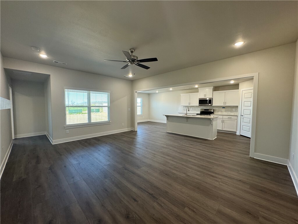 Property Photo: 4258 W Buckaroo Street AR 72704