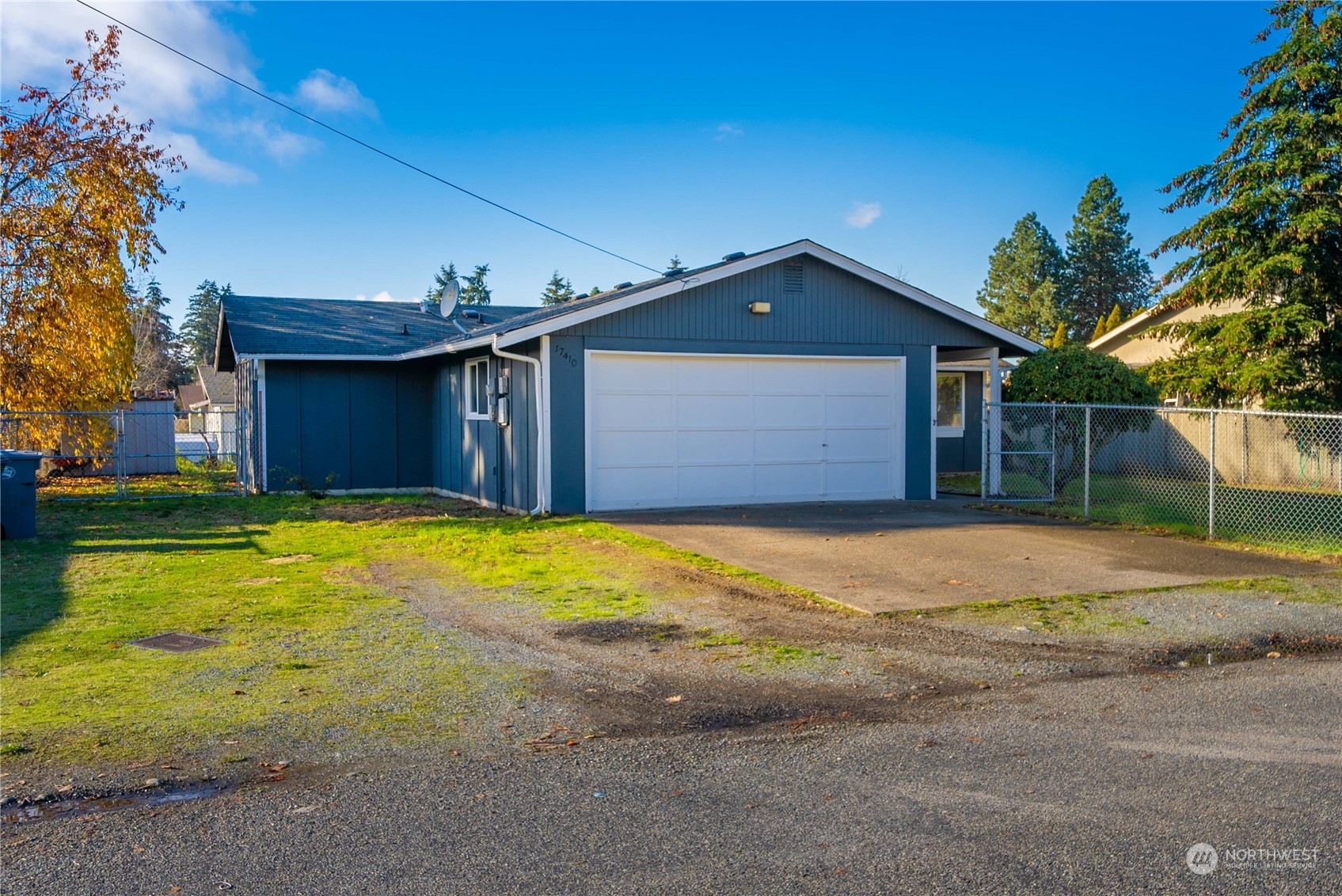 Property Photo:  17410 E Spanaway Lane  WA 98387 