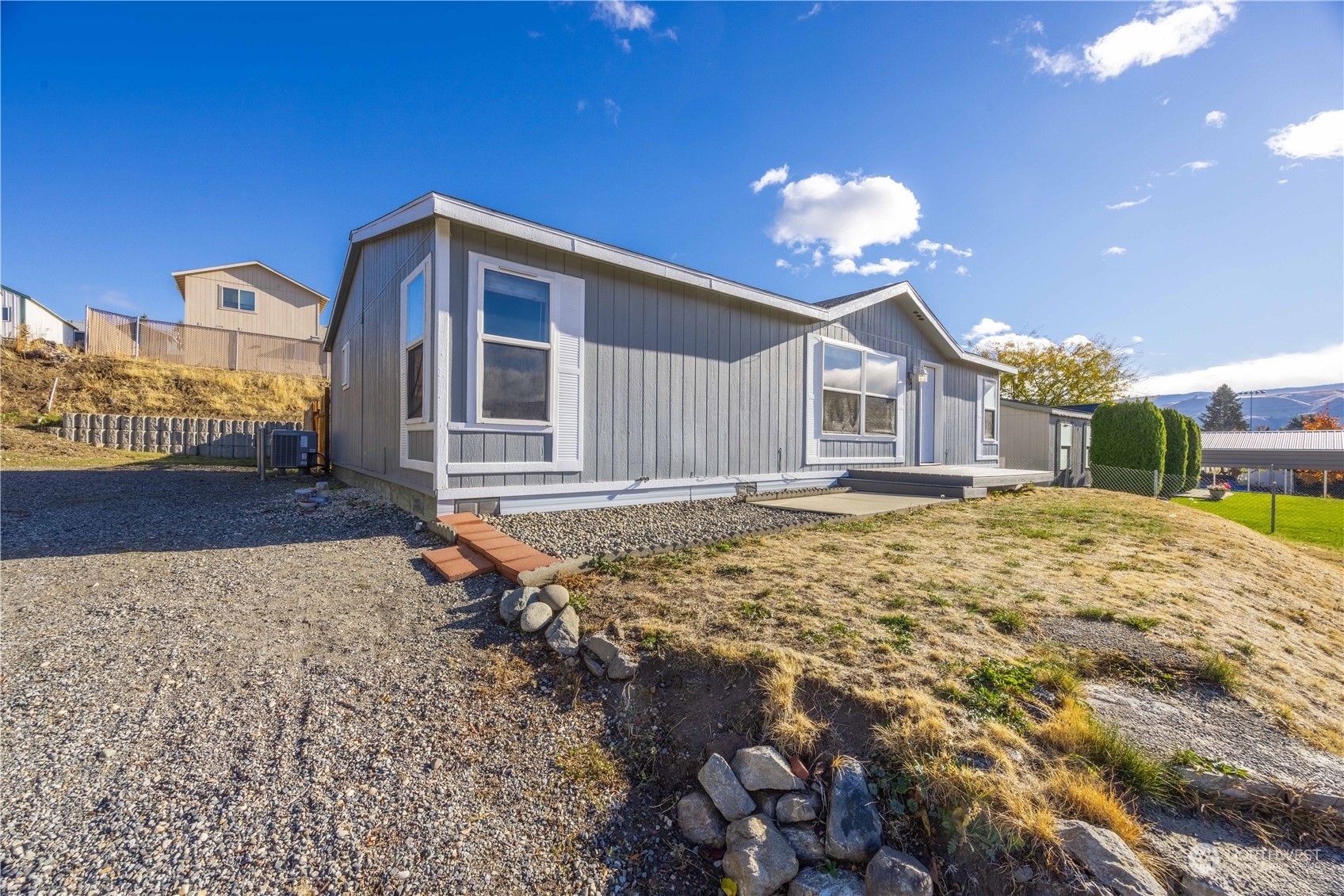 Property Photo:  891 N Garden Plaza  WA 98802 