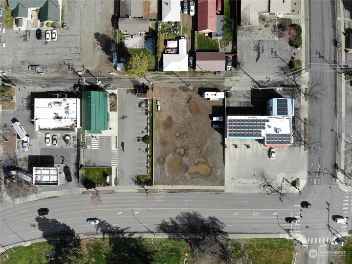 Property Photo: 1011 E University Way WA 98926