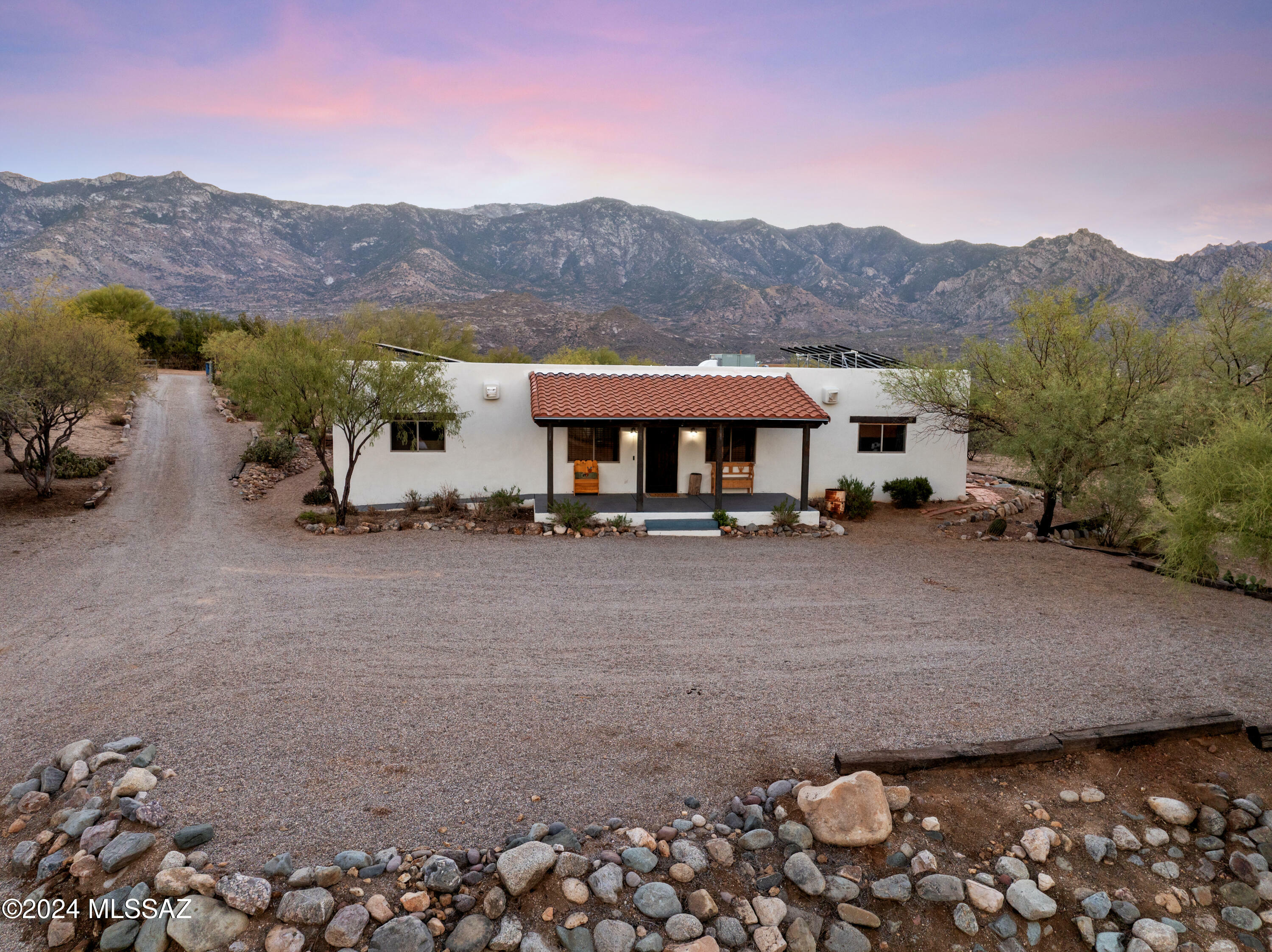 Property Photo:  14445 N Swan Road  AZ 85739 