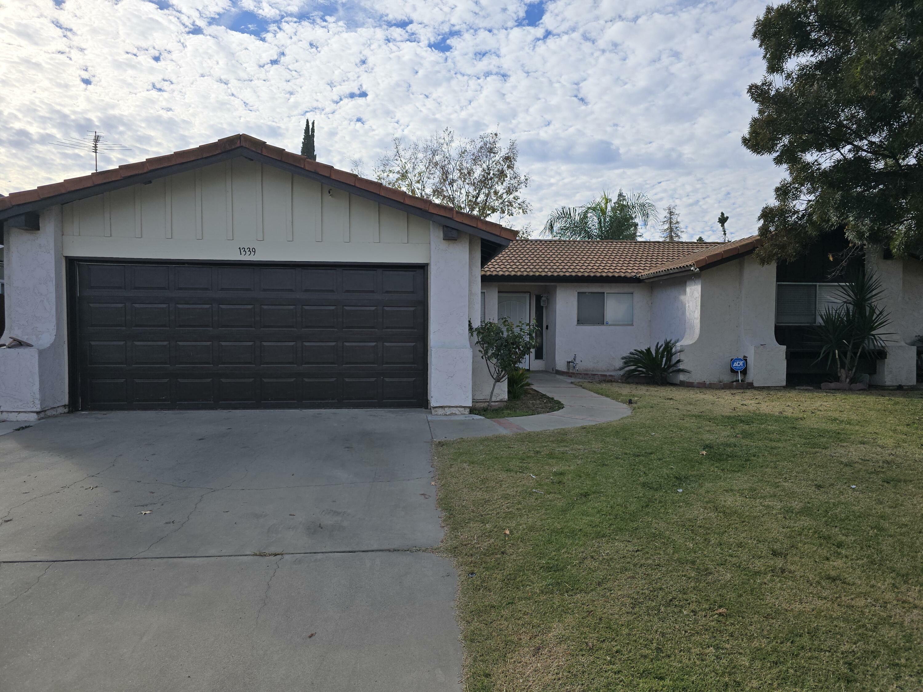 1339 Seeger Court  Visalia CA 93277 photo