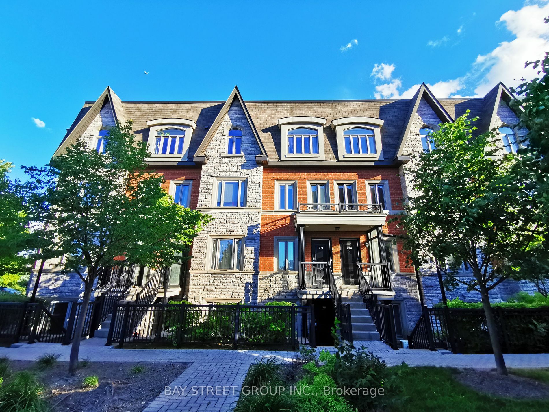 Property Photo:  322 John St 271  ON L3T 0B1 