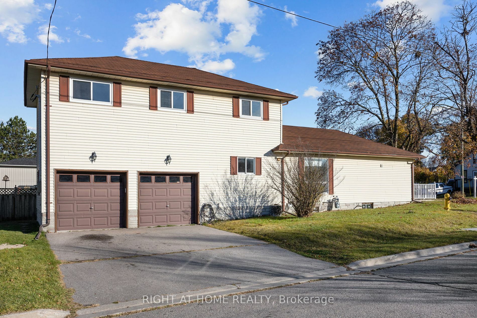 Property Photo:  292 Pacific Ave  ON L1J 1V6 