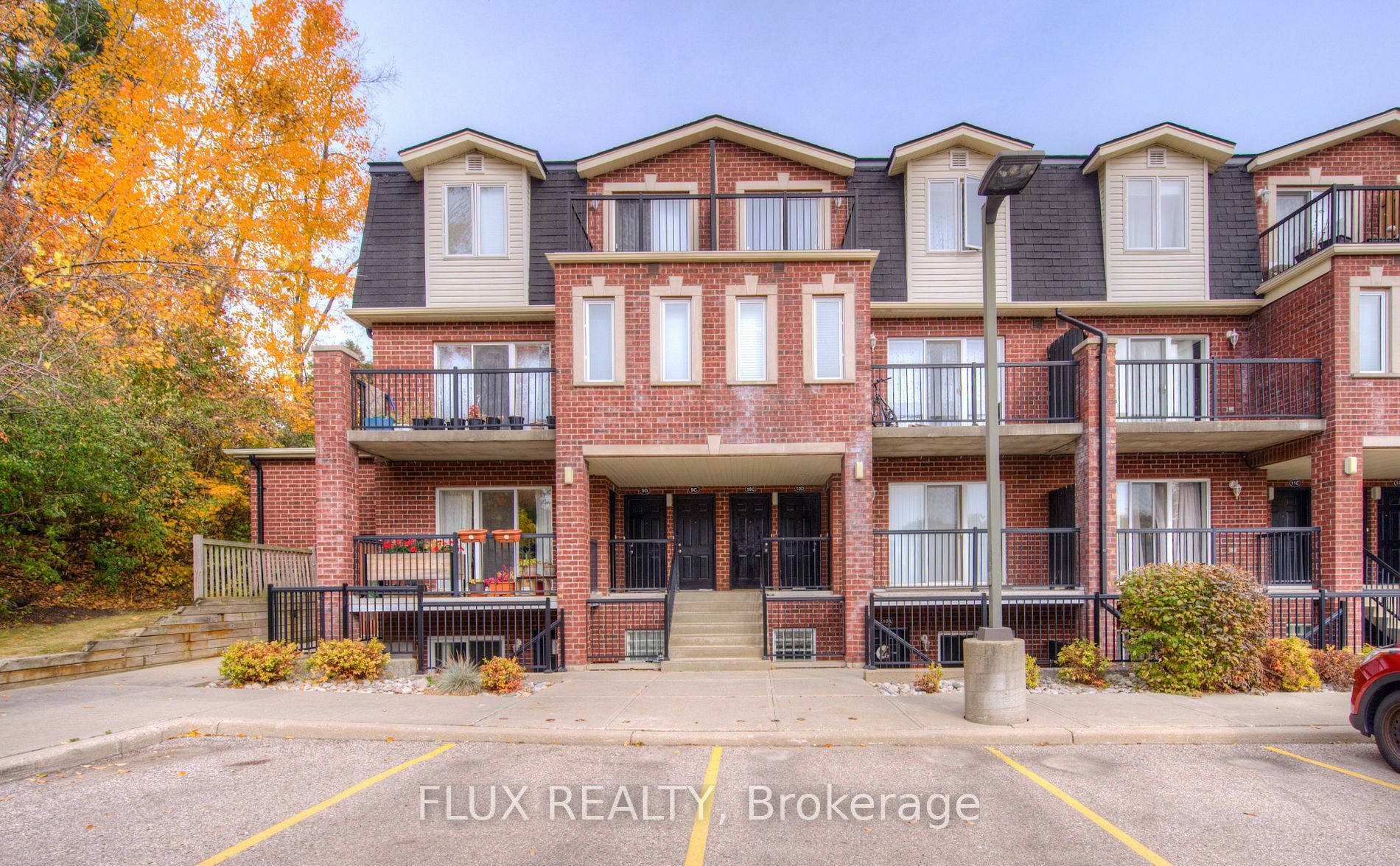 Property Photo: 45 Cedar Hill Crescent 10C ON N2E 0A2