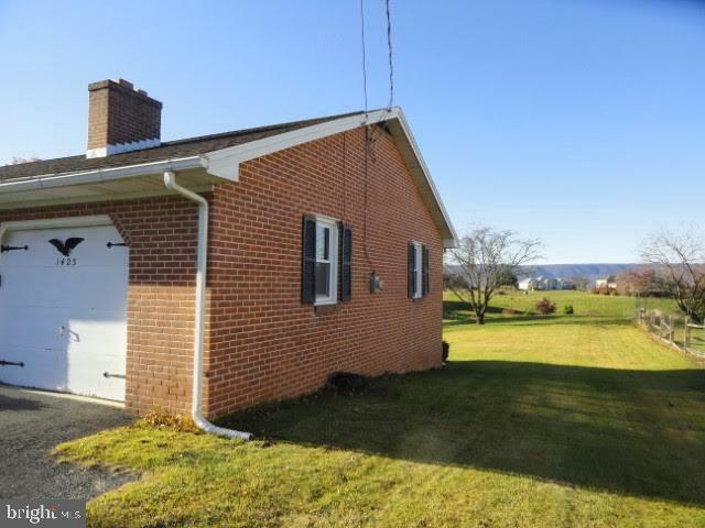 Property Photo:  1423 Brechbill Road 6  PA 17202 